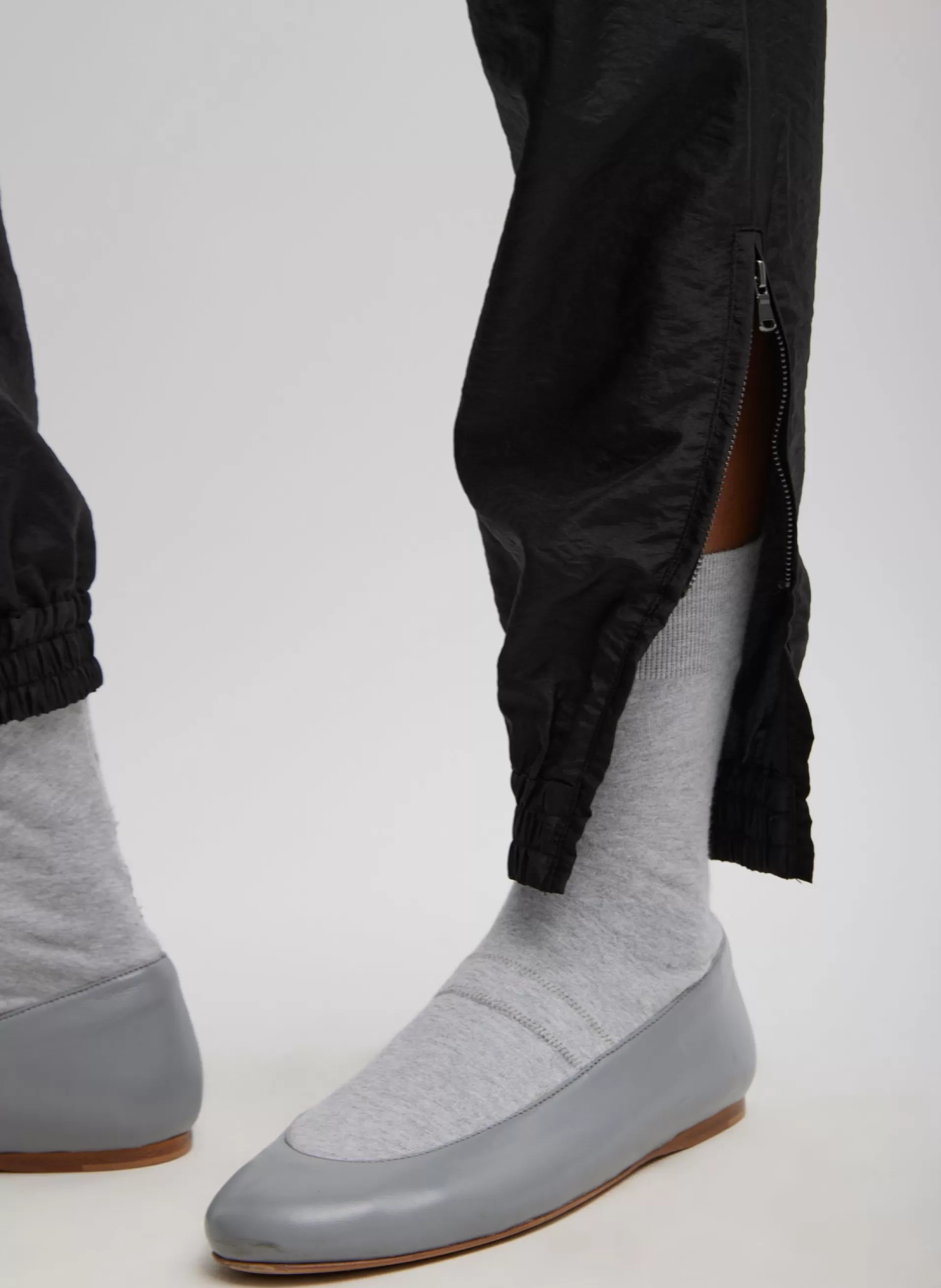 Hot Tibi Crispy Nylon Kat Jogger Black